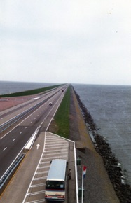 DIGUE DU NORD
32 kms de long, 90 m de large